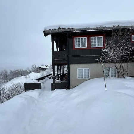 Cozy Ground-floor Unit With View Of Slettefjell Apartman