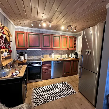 Cozy Ground-floor Unit With View Of Slettefjell דירה *
